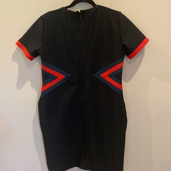 Elegant Black Dress with Red and Green Accents - Picture 7 of 8